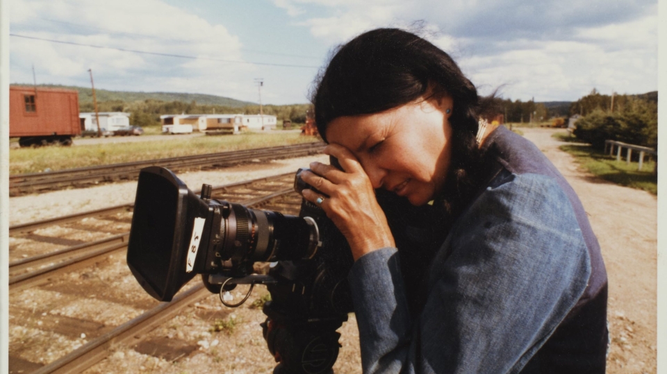 visuel de l'artiste Alanis Obomsawin pour sa nouvelle exposition au MAC 